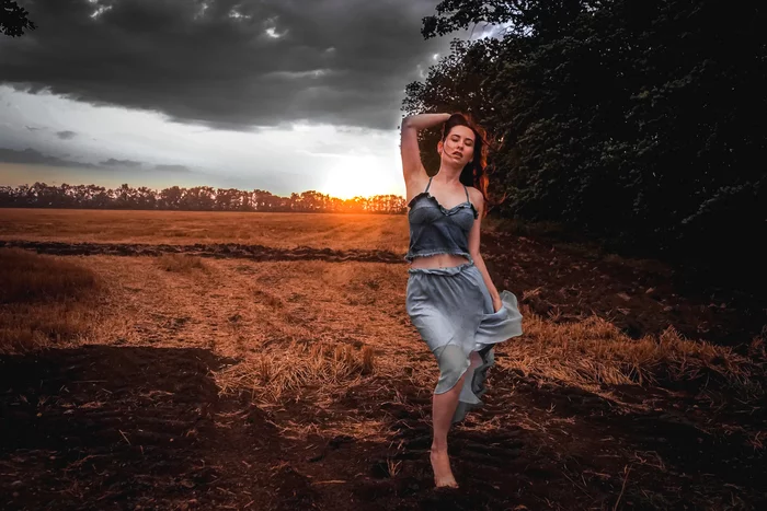 Girl and thunderstorm - My, The photo, Girls, Thunderstorm, Wind, Field, Nature, Kuban