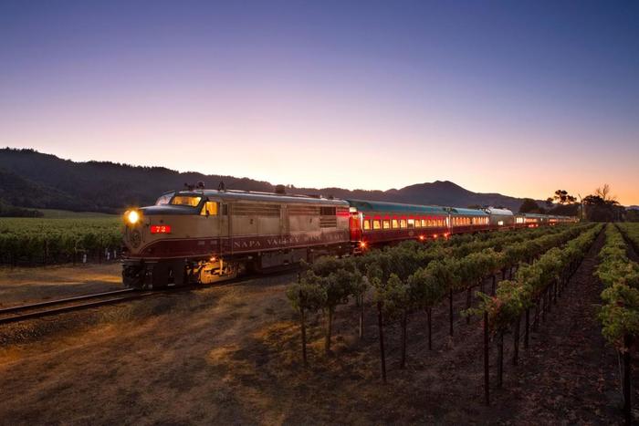 Wine trains or the road of happiness - Wine, Travels, Alcohol, A train, Guide, Longpost