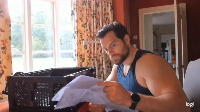 Henry Cavill builds a computer - Henry Cavill, Actors and actresses, Storyboard, Celebrities, Assembling your computer, Instagram, Longpost