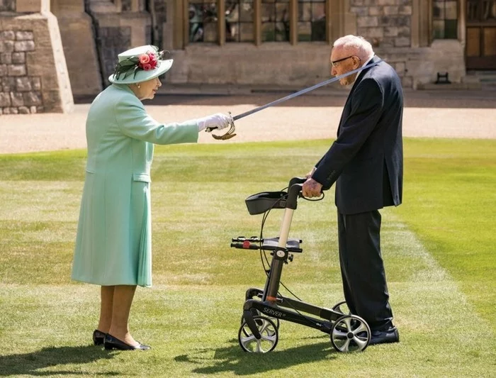 She made it. Queen Elizabeth II knights 100-year-old veteran Tom Moore for raising millions of pounds to fight Covid-19 - Queen Elizabeth II, Knights, Grandfather, Knighting, Tom Moore, news