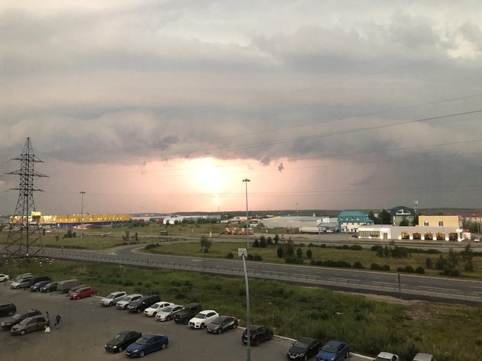 Типичная гроза в Ханты - Мансийске