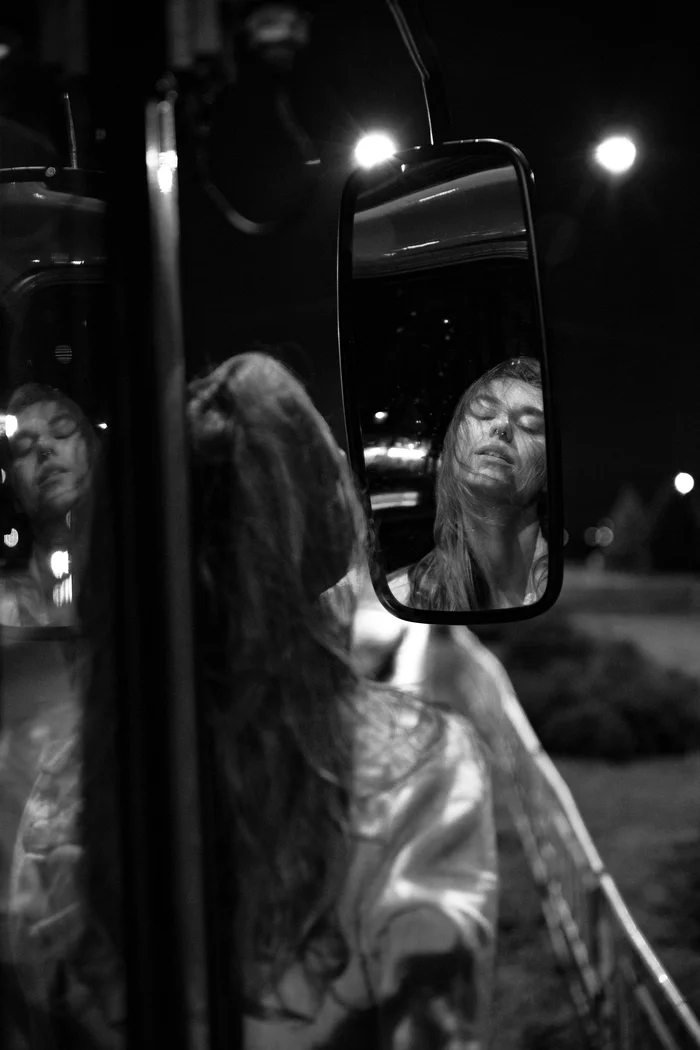 Melancholy - I want criticism, My, Reflection, Beautiful girl, Black and white