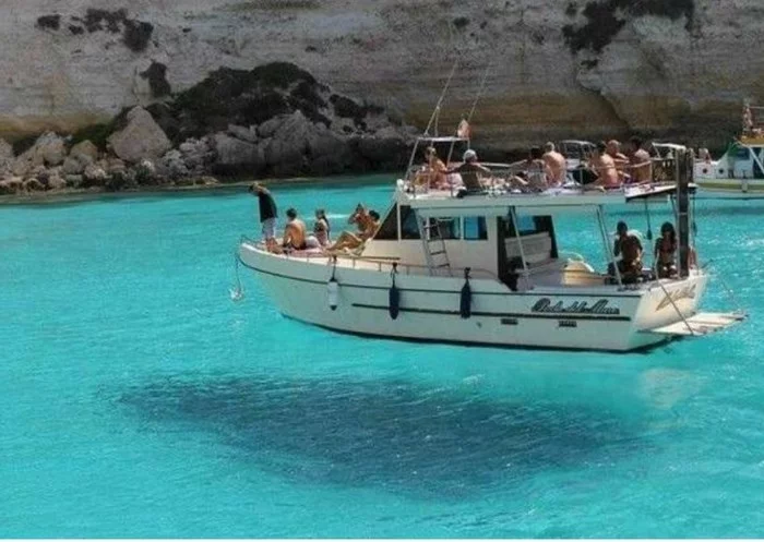 Flying ship - From the network, The photo, Boat, Pure water, blue, Relaxation, Calmness, Floats, Water