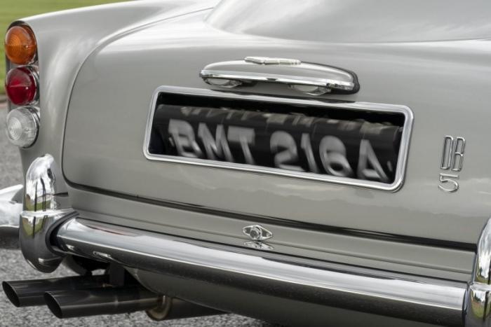 Aston Martin has released a spy version of the DB5 - Aston martin, Retro, Retro car, James Bond, Motorists, Replica, Longpost