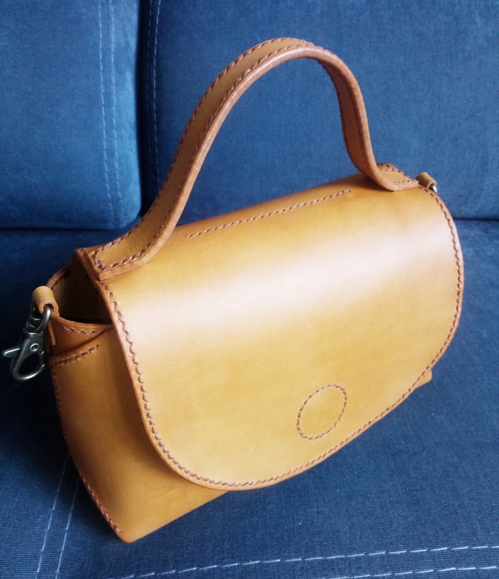 Первая женская сумочка