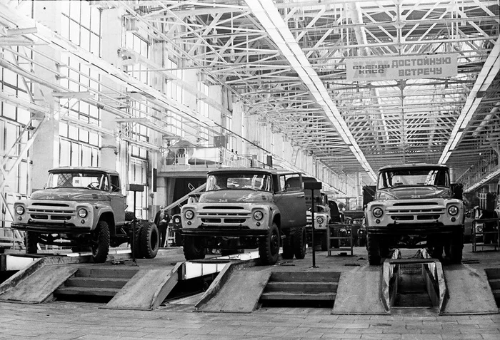 History in photographs. - the USSR, Auto, Story, Longpost, The photo, Zil, ZIL-130, Black and white photo