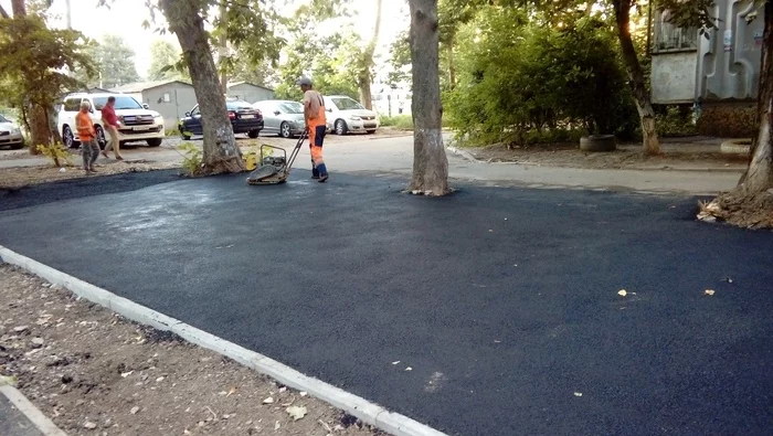 K - qualification - Krasnodar, Asphalt, Longpost, Asphalt laying, asphalt pavers, Tree