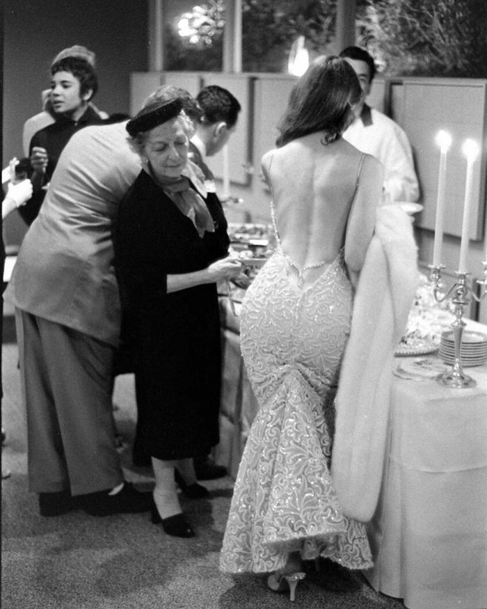 Викки Дуган, 1958 ( фотограф Ральф Крейн) Фотография, Черно-белое фото
