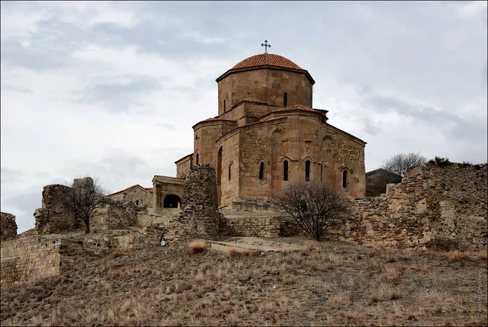 Photo walk: Jvari Monastery, Georgia - My, Photobritish, Georgia, Travels, Jvari, Monastery, sights, The photo, The mountains, Longpost