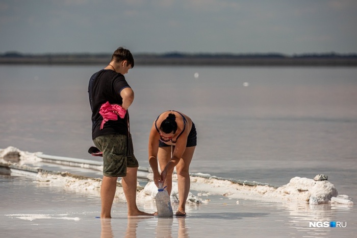 Как на Марсе: репортаж с озера Бурсоль — одного из самых красивых мест в Сибири, где по воде ходит чудо-поезд Сибирь, Алтай, Алтайский край, Степь, Озеро, Соль, Соленое озеро, Видео, Длиннопост, Позитив