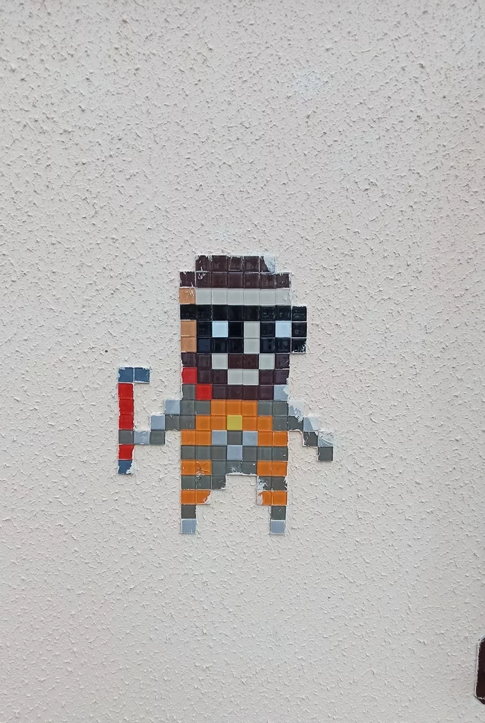 Unusual street art on the walls of St. Petersburg houses - The photo, Pixel Art, Fresco, Saint Petersburg, Gordon Freeman, Yandex Food, Longpost, Wait for it!, Worm jim