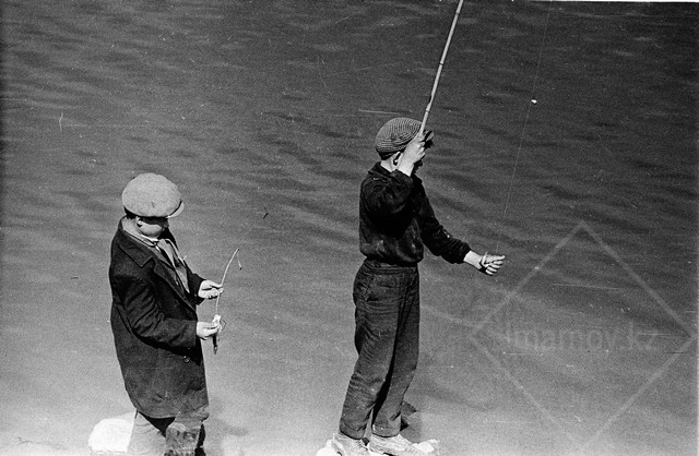 A park. Bridge over Ishim. Fishing. May 2, 1965, Tselinograd, Kazakhstan. USSR - My, Tselinograd, Astana, Nur-Sultan, Kazakhstan, Imams, Longpost, the USSR, Story