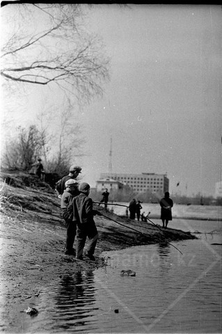 A park. Bridge over Ishim. Fishing. May 2, 1965, Tselinograd, Kazakhstan. USSR - My, Tselinograd, Astana, Nur-Sultan, Kazakhstan, Imams, Longpost, the USSR, Story