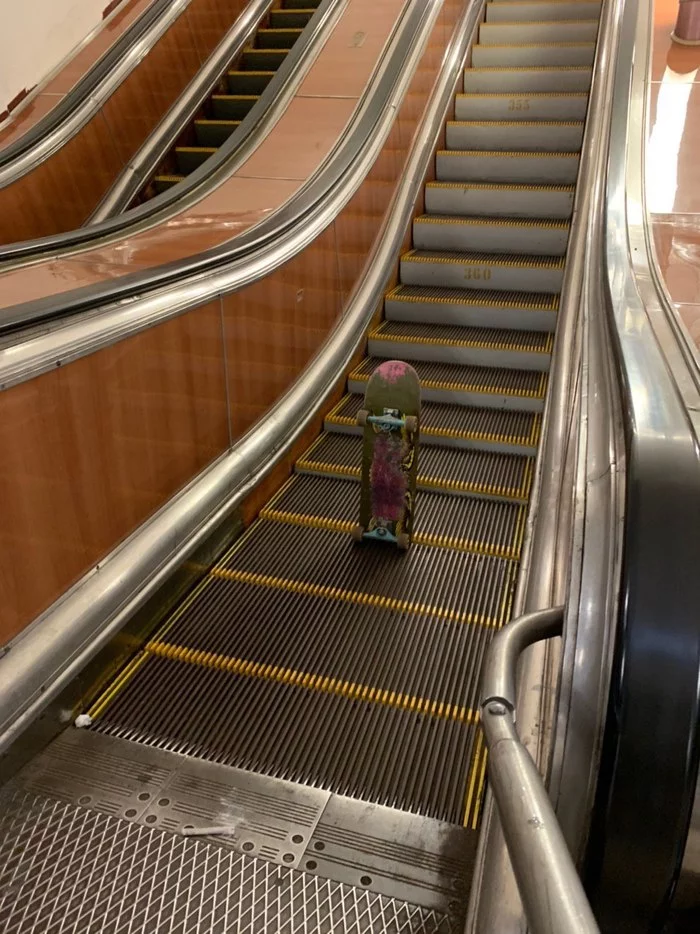 This is how escalators break down - My, Moscow, Metro, Skate, China town, Escalator