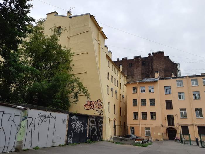 Sometimes, walking past new high-rise buildings on the outskirts, I think something like: “Well, how can you cram houses so close together that... - My, House, Architecture, Close, View from the window, Window, Video, Longpost, Saint Petersburg