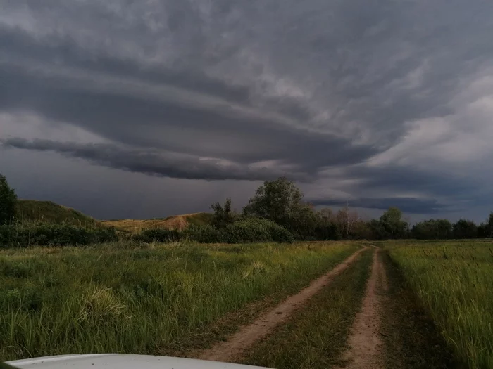 Перед грозой - Моё, Природа, Облака, Фотография, Гроза, Дождь, Длиннопост, Омск, Дорога