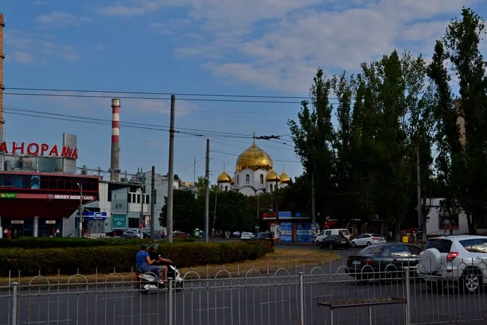 Couple on a moped - My, The photo, Town, Odessa, I want criticism, Weekdays, Moped, Pair