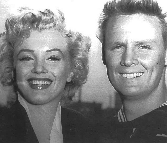 Film Niagara 1953 - Marilyn Monroe, Beautiful girl, Celebrities, Actors and actresses, Photos from filming, Hollywood, Black and white photo, 1952, , 1953, Longpost, Movies, Old photo, Old movies