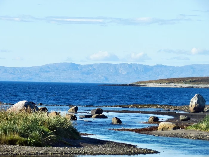 A trip to the Rybachy Peninsula! - My, Petroglyphs, , Kola Peninsula, Travels, Adventures, Duster, Toyota, Sea, , Barents Sea, Ocean, Lighthouse, View, beauty, Murmansk, Waterfall, Pass, Musta-Tunturi, A rock, The mountains, Jeep, Video, Longpost, Renault Duster