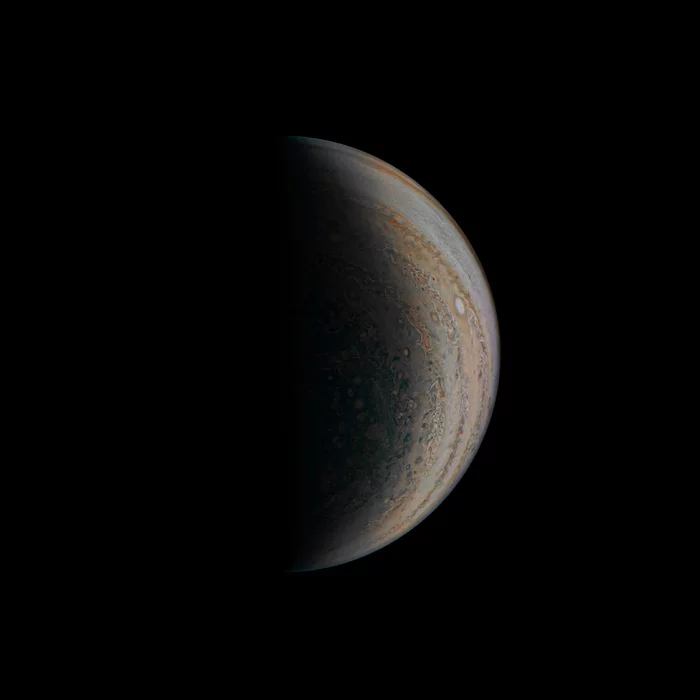Crescent Moon of Jupiter - My, Space, Jupiter, Juno, NASA, Photo processing