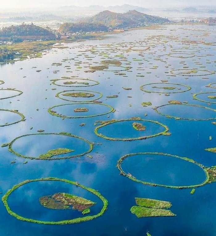 Loktak Lake - Lake, The photo, floating islands, wildlife, Longpost, Nature