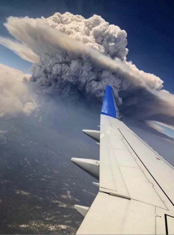 Impressive photo of wildfires in California - Forest fires, California, The photo, Natural disasters, View from the plane, USA