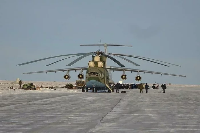 Bloopers from the airfield - Ural, Helicopter, Airplane, Mi-26, Ka-52 (Alligator), IL-76