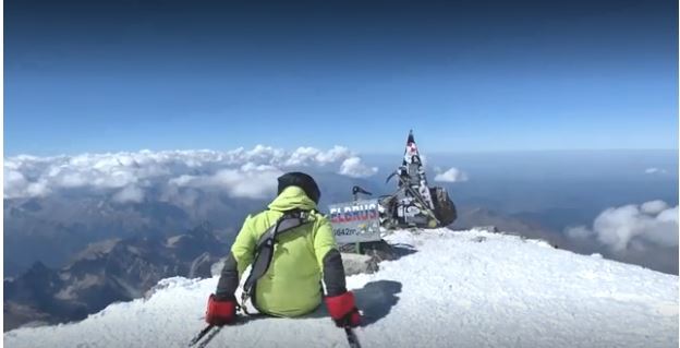 A Russian who lost his legs conquered Elbrus in his arms - Disabled person, Elbrus, Work, Purposefulness, Conquest, news, Text