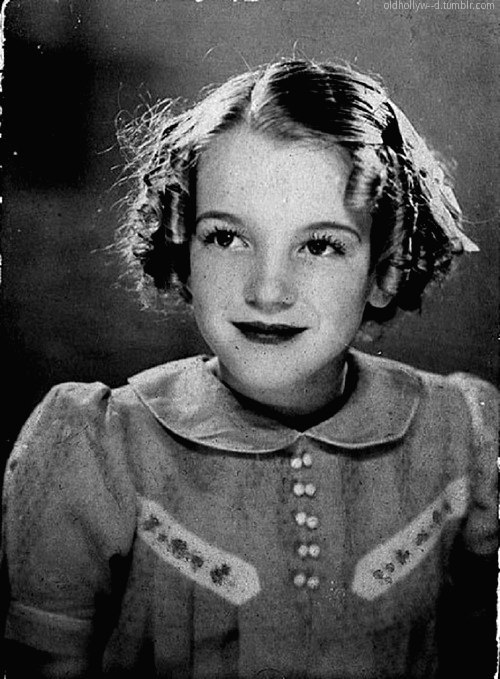 Biography MM (IV) 1932 - 1933 Cycle Magnificent Marilyn - 200 - Cycle, Gorgeous, Marilyn Monroe, Actors and actresses, Celebrities, Parents and children, The photo, Black and white photo, , 20th century, Girl, Baby photo, Biography, Childhood, Longpost, 1932, 1933