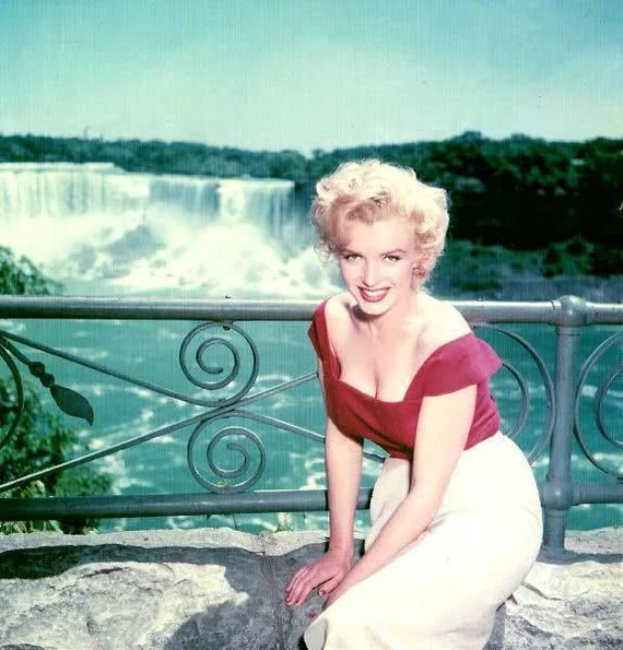 Film Niagara 1953 (XXXIV) Cycle Magnificent Marilyn - 205 - Cycle, Gorgeous, Marilyn Monroe, Actors and actresses, Celebrities, Photos from filming, Movies, Hollywood, USA, Cinema, 1952, 1953, Blonde, Longpost, The photo, 20th century, Film Niagara