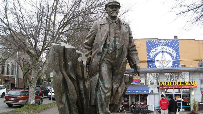 Lenin's body was offered to be transported to the USA - Lenin, USA