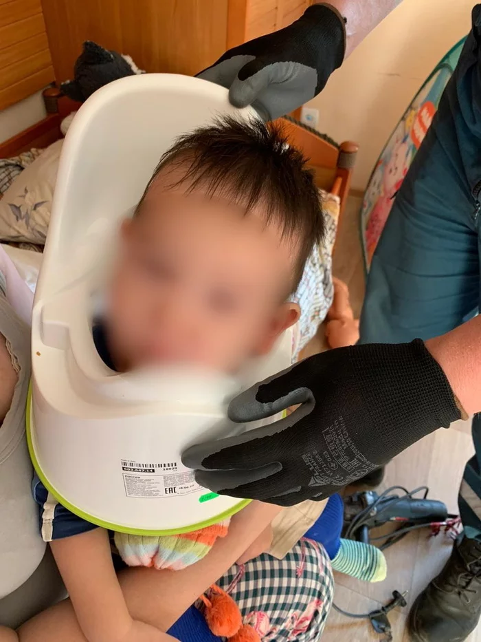Rescuers rescued a little Yakut citizen from captivity - Children, Longpost, Pots, The rescue, Rescuers, My