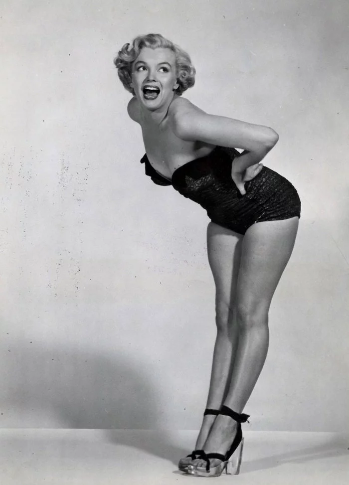 MM in Pin Up style, Photographer Frank Povolny (VI) Series Magnificent Marilyn - part 226 - Cycle, Gorgeous, Marilyn Monroe, Beautiful girl, Actors and actresses, Celebrities, Blonde, 20th century, , Black and white photo, Longpost, Pin up, 1951