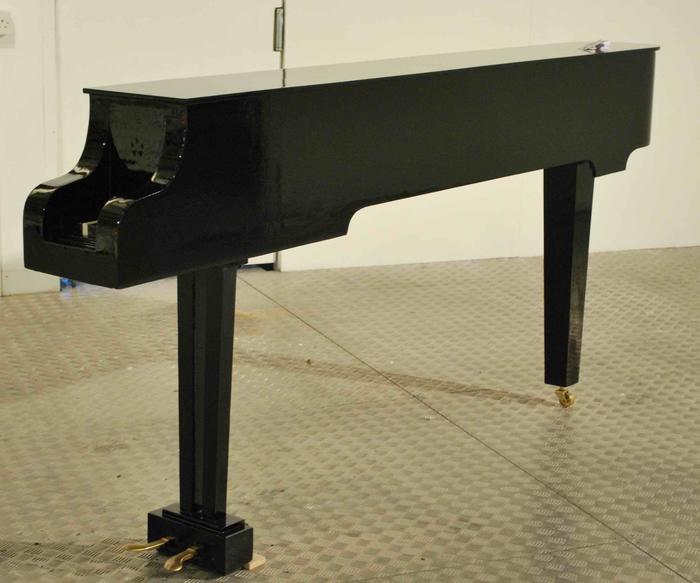 Не, ну а чо: Паганини на одной струне играл, пусть и Мацуев сбацает на этом Мурку