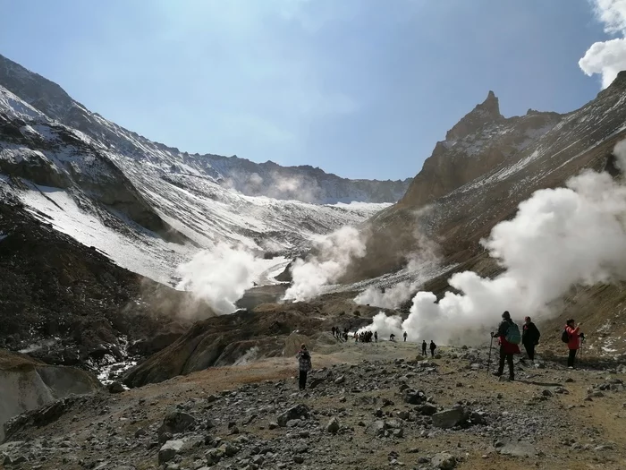 Volcano Mutnovskaya Sopka, Kamchatka - My, Kamchatka, Mutnovsky Volcano, Climbing, The photo, Vertical video, Tourism, Video, Longpost, Volcano