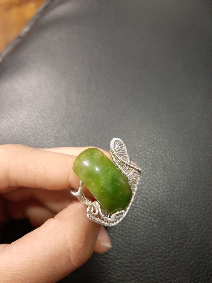 Помогите найти название этого камня, пожалуйста!