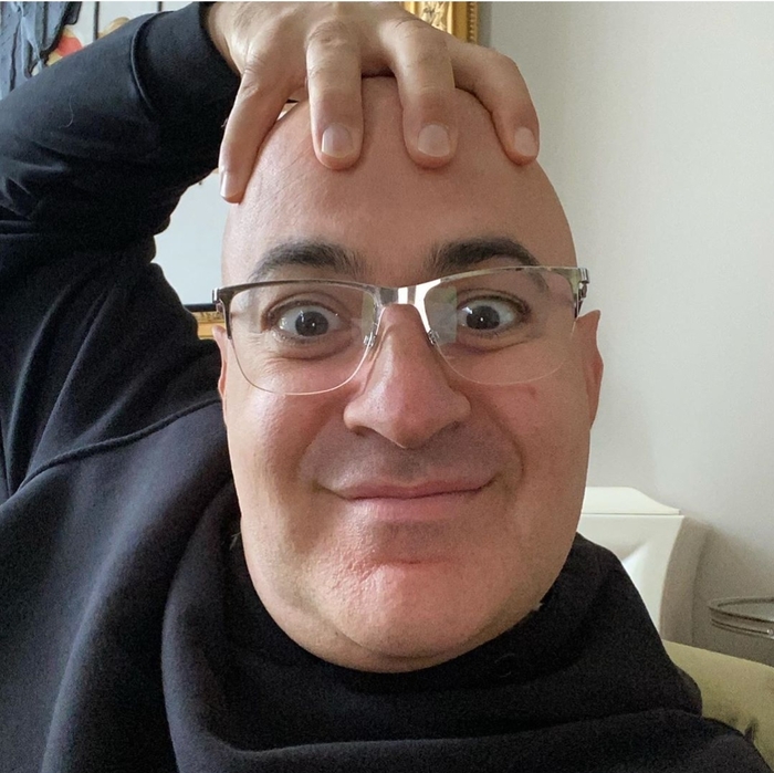 Лысого Мартиросяна вам в ленту))