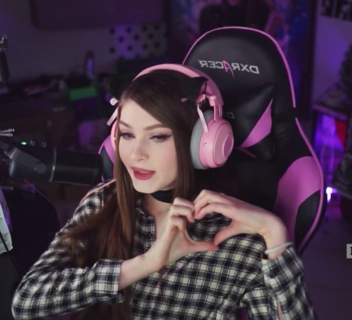 Хочу узнать ваше мнение насчёт бабским стримов