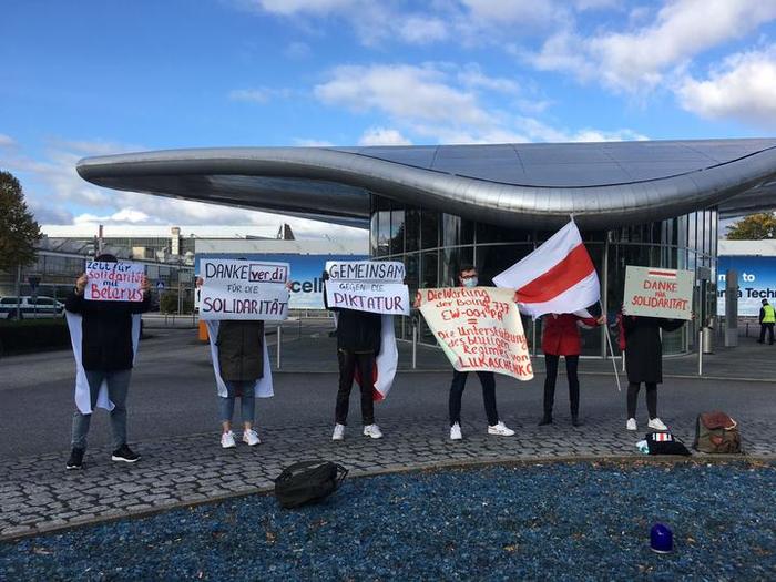 Lukashenko's plane was delivered to Hamburg for maintenance. Activists called on workers to refuse repairs - Politics, Republic of Belarus, Airplane, Dictator, Proletariat, Solidarity