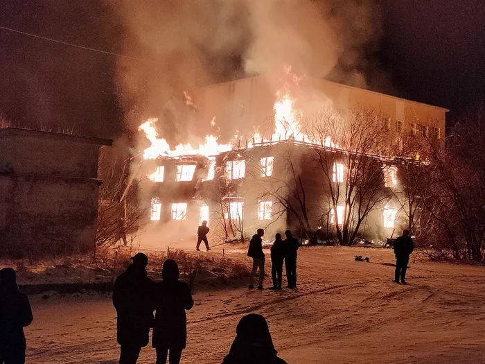 An ordinary evening in Vorkuta - My, Vorkuta, Fire, Fire, Is burning, Video, Longpost