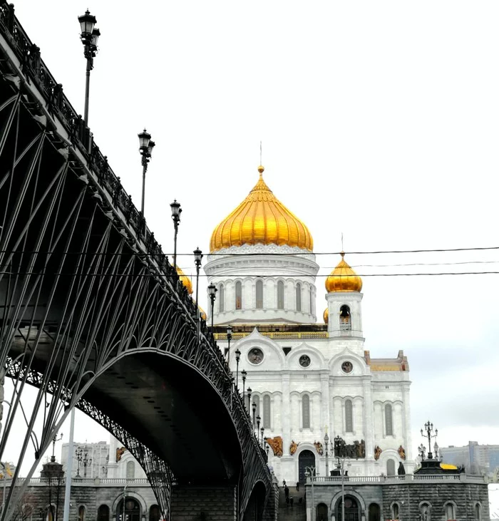 And how do you like this ANGLE? - My, Moscow, Church, Embankment, beauty, Bridge, The photo, pros, Minuses