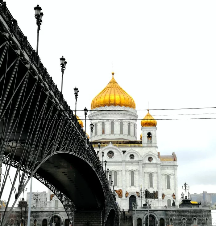 How do you like this ANGLE? - My, Moscow, Church, Embankment, beauty, Bridge, The photo, pros, Minuses