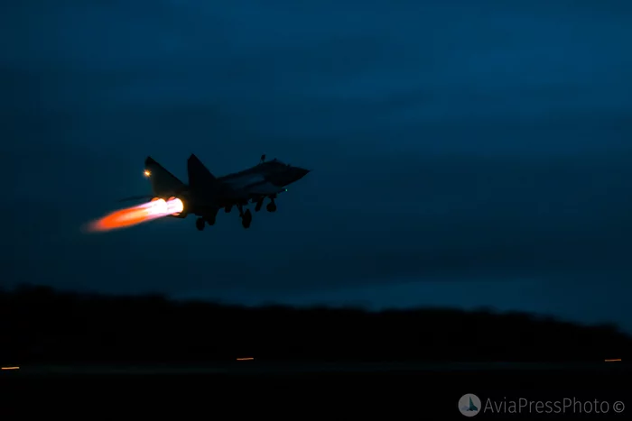 Night flights in the Arctic - My, Airplane, Aviation, Flight, Fighter, MiG-31, Su-24, The photo, Spotting, , Arctic, Air force, Longpost