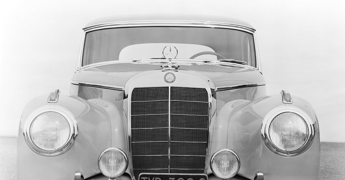 Mercedes 1951. Mercedes-Benz 300 s w188 1952. Mercedes-Benz 300 (1951–1958). Mercedes-Benz w188 1952. Мерседес Бенц 300 55 года.