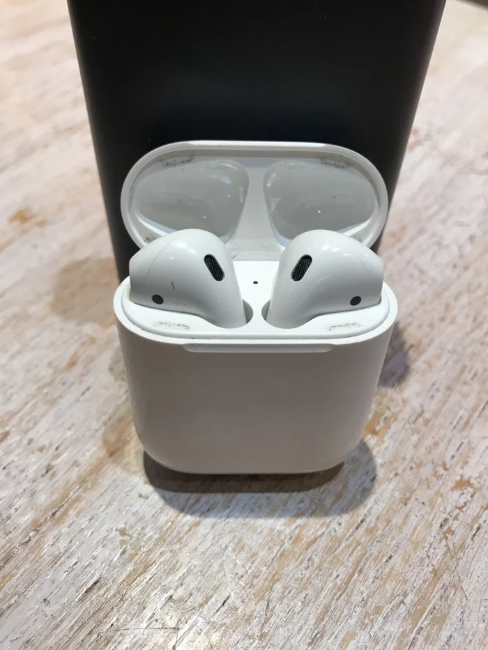 Airpods found 11/07/2020 - My, Found, Headphones, Back, Saint Petersburg