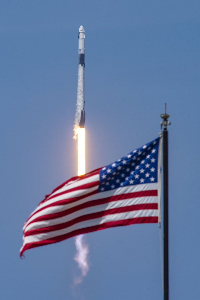 Статическое огневое испытание Falcon 9 завершено - компания нацелена на 15 ноября 03:49 мск для запуска четырёх астронавтов к МКС