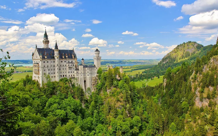 Neuschwanstein Castle in Bavaria - Lock, Neuschwanstein, Germany, Longpost