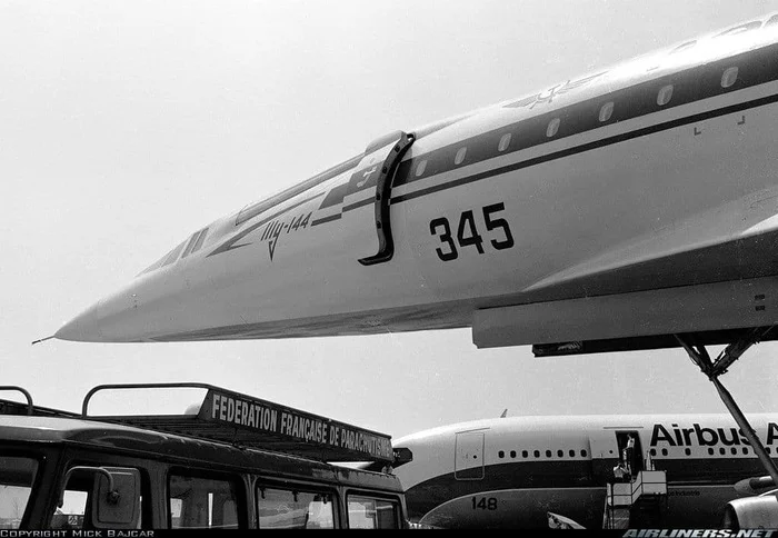 Tu-144 against the background of the A300 - My, Aviation, civil Aviation, Aviation history, Tu-144, , Airplane, Aeroflot, Supersonic Aircraft, , Tupolev, Tu-104, Longpost