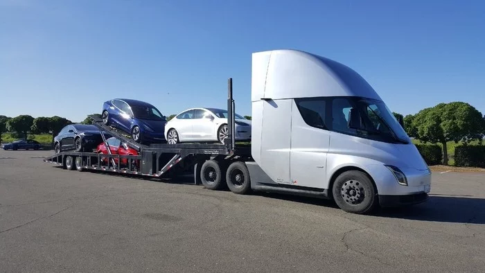 Запас хода электрофуры Tesla Semi достигнет 1000 км - Tesla, Новости, Дальнобойщики, Фура, Дорога, Электричество, США, Технологии, Наука, Tesla Semi