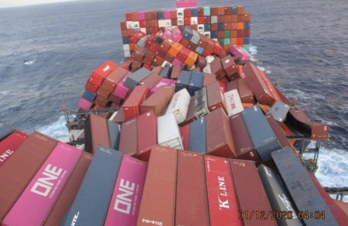 Слегка повалилось Морские перевозки, Авария, Фотография, Контейнер, Торговый флот